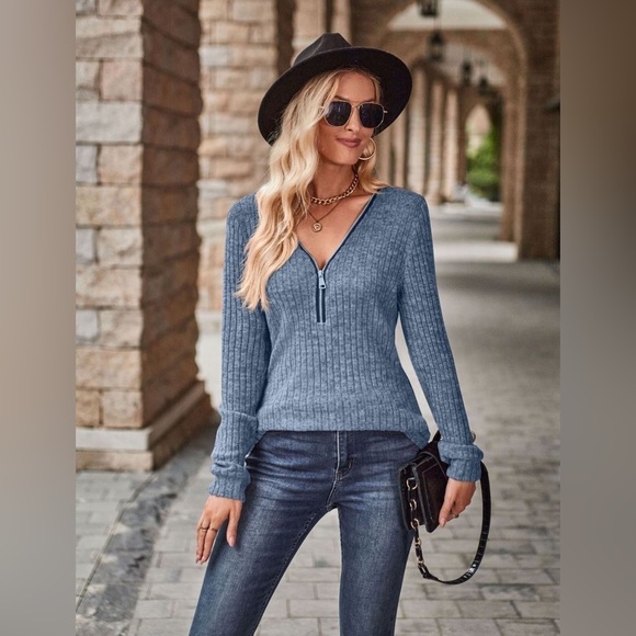 Every Day Chic Half-Zip Long Sleeve Top - Picture 2 of 4